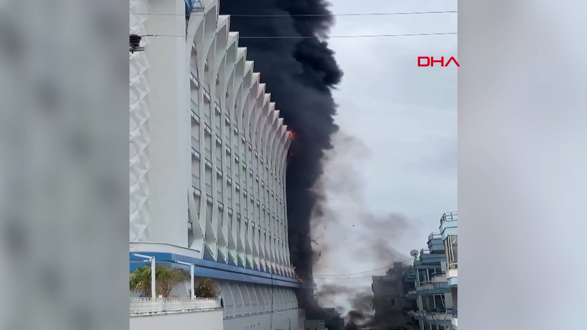 Antalya'da 5 yıldızlı otelde yangın çıktı