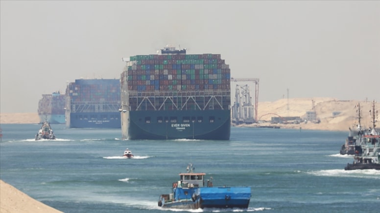 IMF: Süveyş Kanalı'ndaki ticaret yüzde 50 azaldı