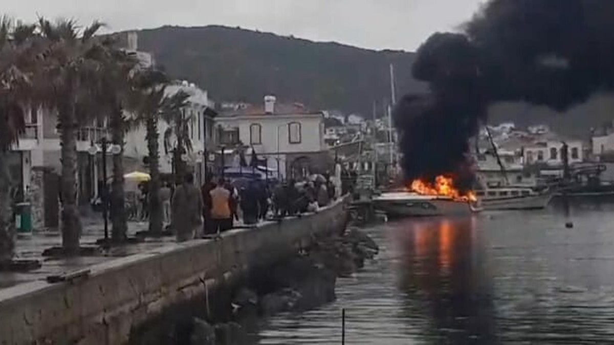 İzmir Urla Tekne Yangını