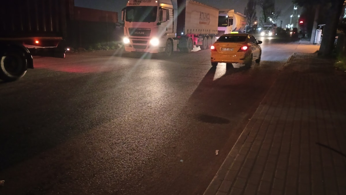 TIR ile çarpışan motokurye hayatını kaybetti