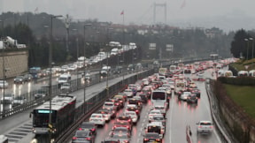 İstanbul'da bayram yoğunluğu: Trafik kilitlendi