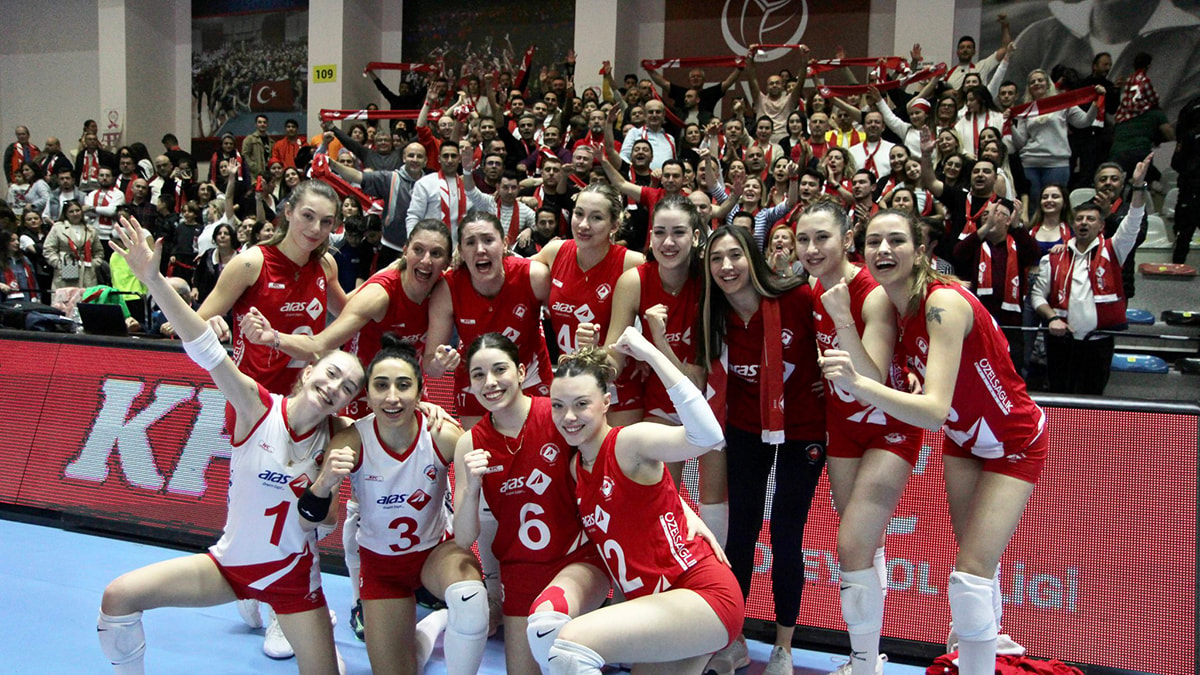 Aras Kargo Spor Kulübü Sultanlar Ligi'nde: İzmir'in 13 yıl sonra voleybol sevinci