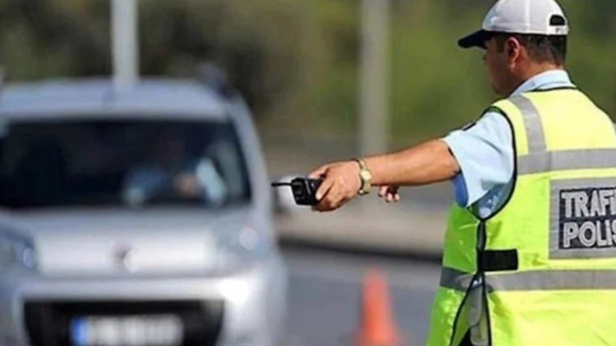 Alkollü araç kullanan minibüs şoförü paniğe neden oldu