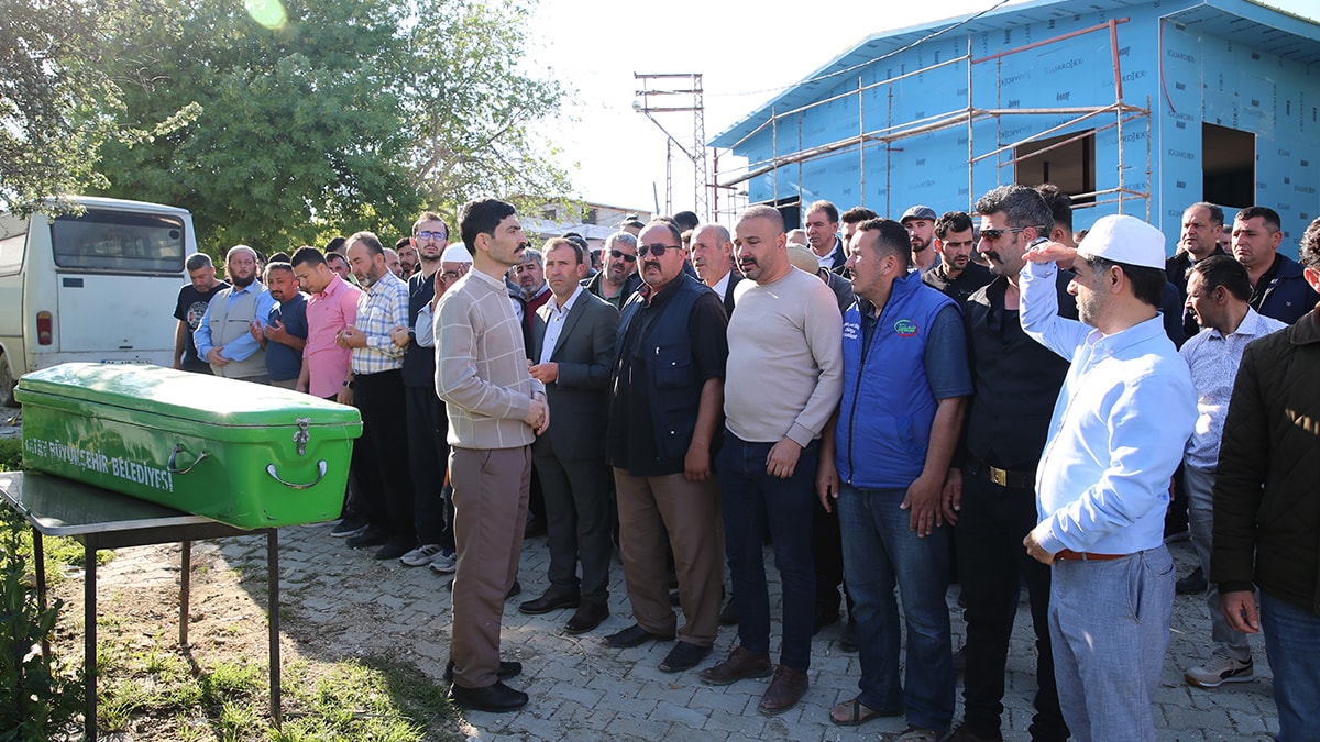 Oltası elektrik teline temas eden kişi öldü