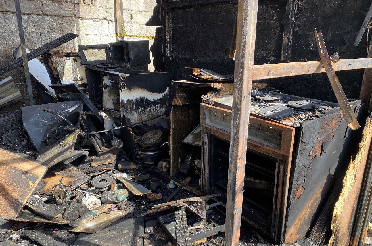 Depremzede aileyi yangın vurdu: Hiçbir şeyimiz kalmadı