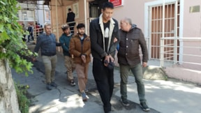 25 Afgan göçmen demir korkulukları söküp kaçtı