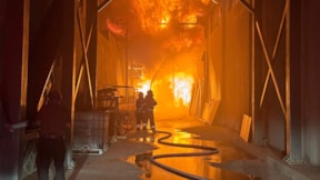 Korkutan yangın: Fabrikayı alevler sardı