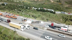 TEM Otoyolu'nda zincirleme kaza; İstanbul yönü kapandı