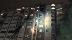 15 katlı binada yangın paniği; Kendilerini sokağa attılar