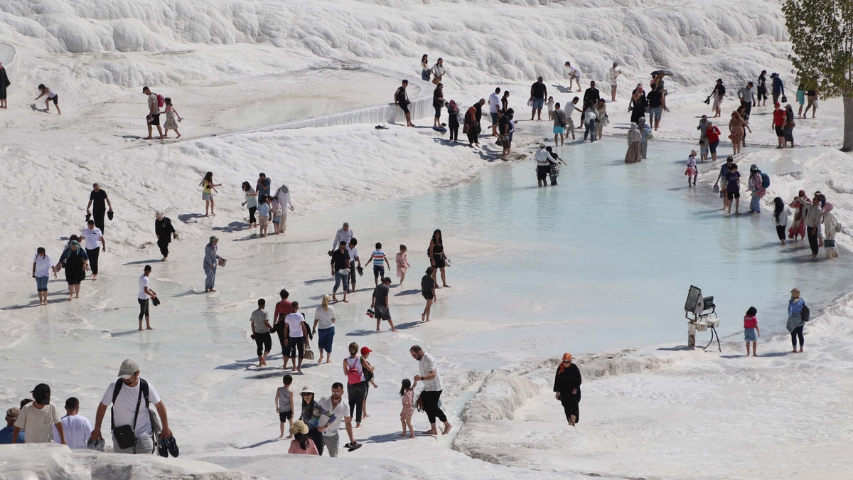 Pamukkale'de bayram yoğunluğu