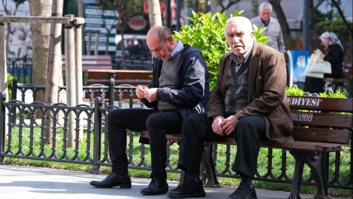 Türkiye’de 1.6 çalışana 1 emekli düşüyor