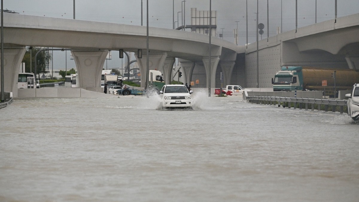 Dubai sular altında