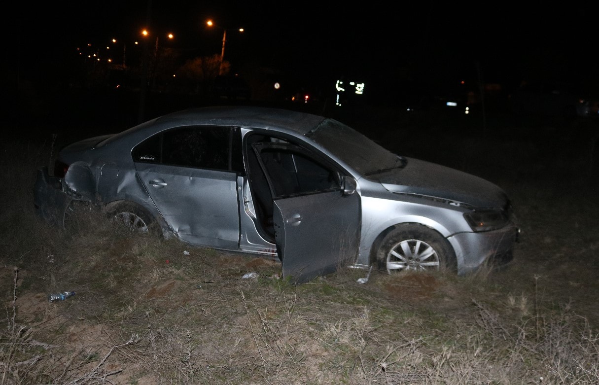 Araçlar birbirine girdi: 1 ölü 1 yaralı