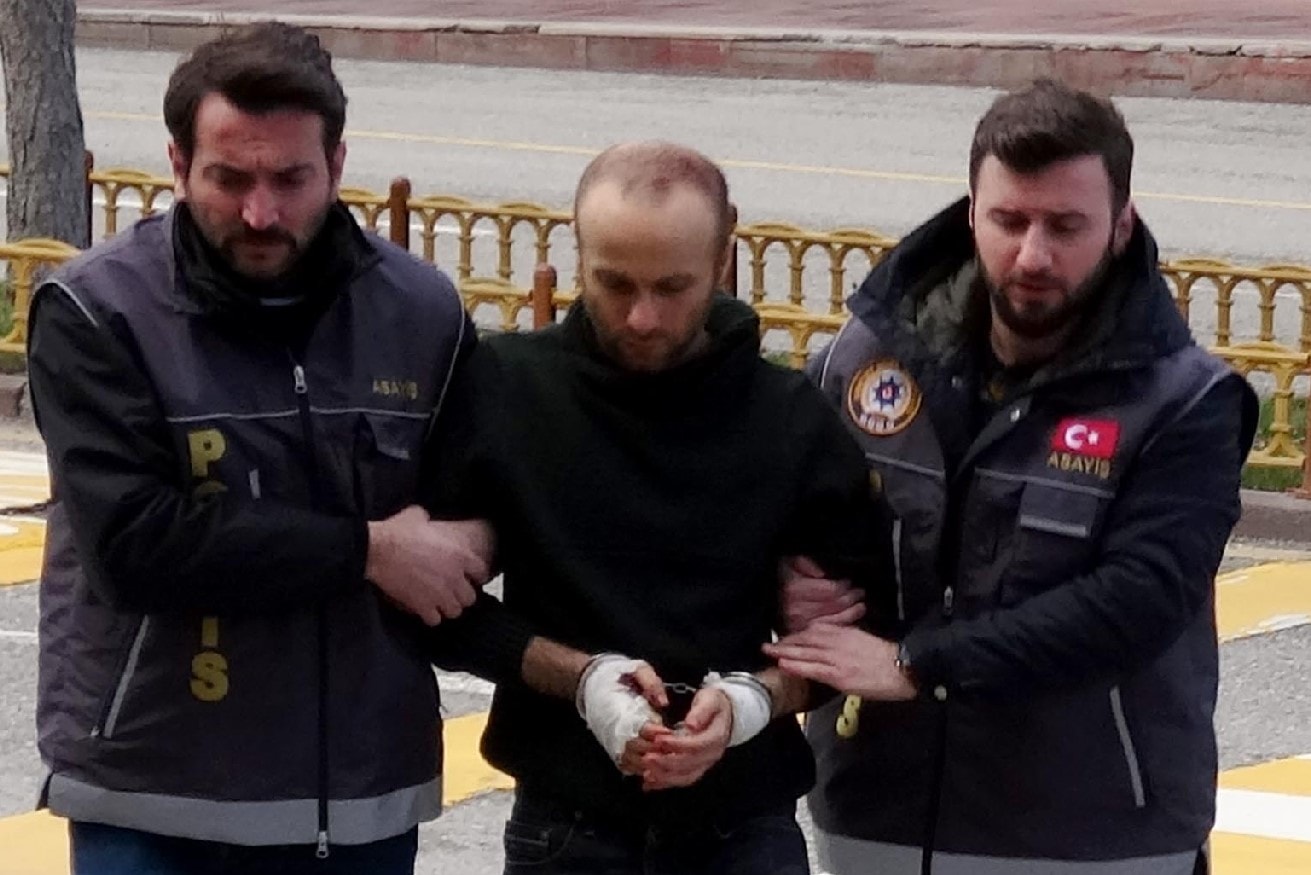 Annesini öldürüp, babasını yaralamıştı, akıl sağlığı raporu belli oldu