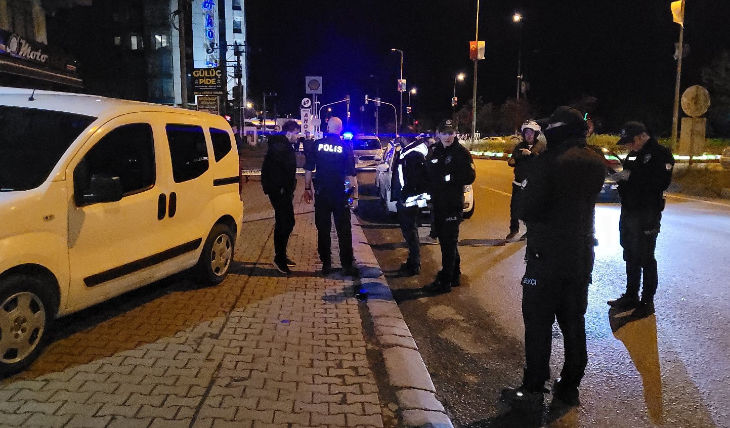 Tartışma kavgaya dönüştü, 3 kurşunla vuruldu