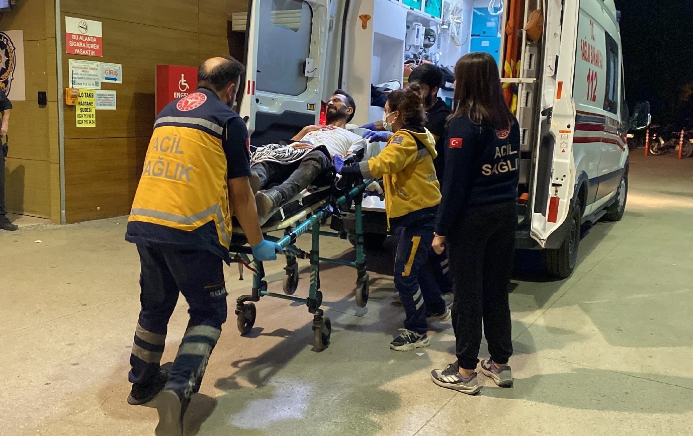 16 yaşındaki çocuk babasını bıçakladı, havaya ateş açtı