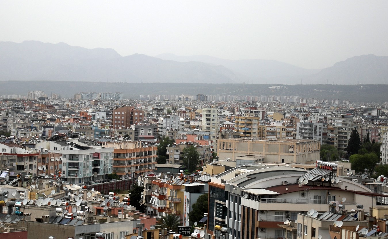 Kuzey Afrika'dan gelen toz Antalya'ya ulaştı