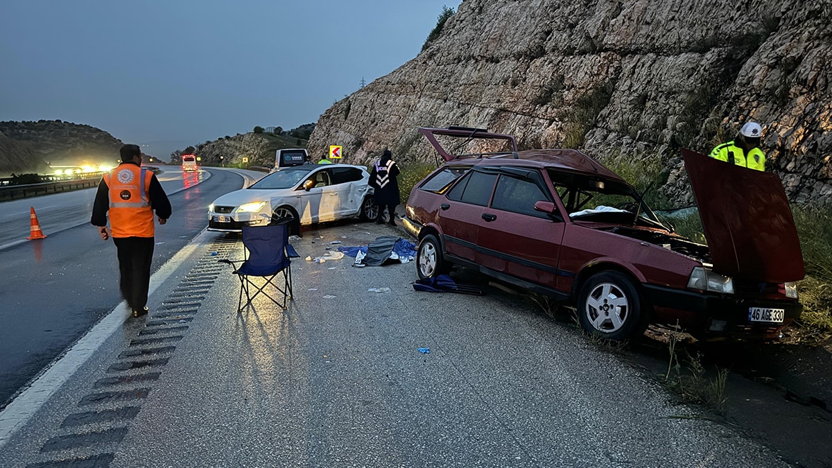 TAG Otoyolu’nda kaza: 2 ölü, 7 yaralı