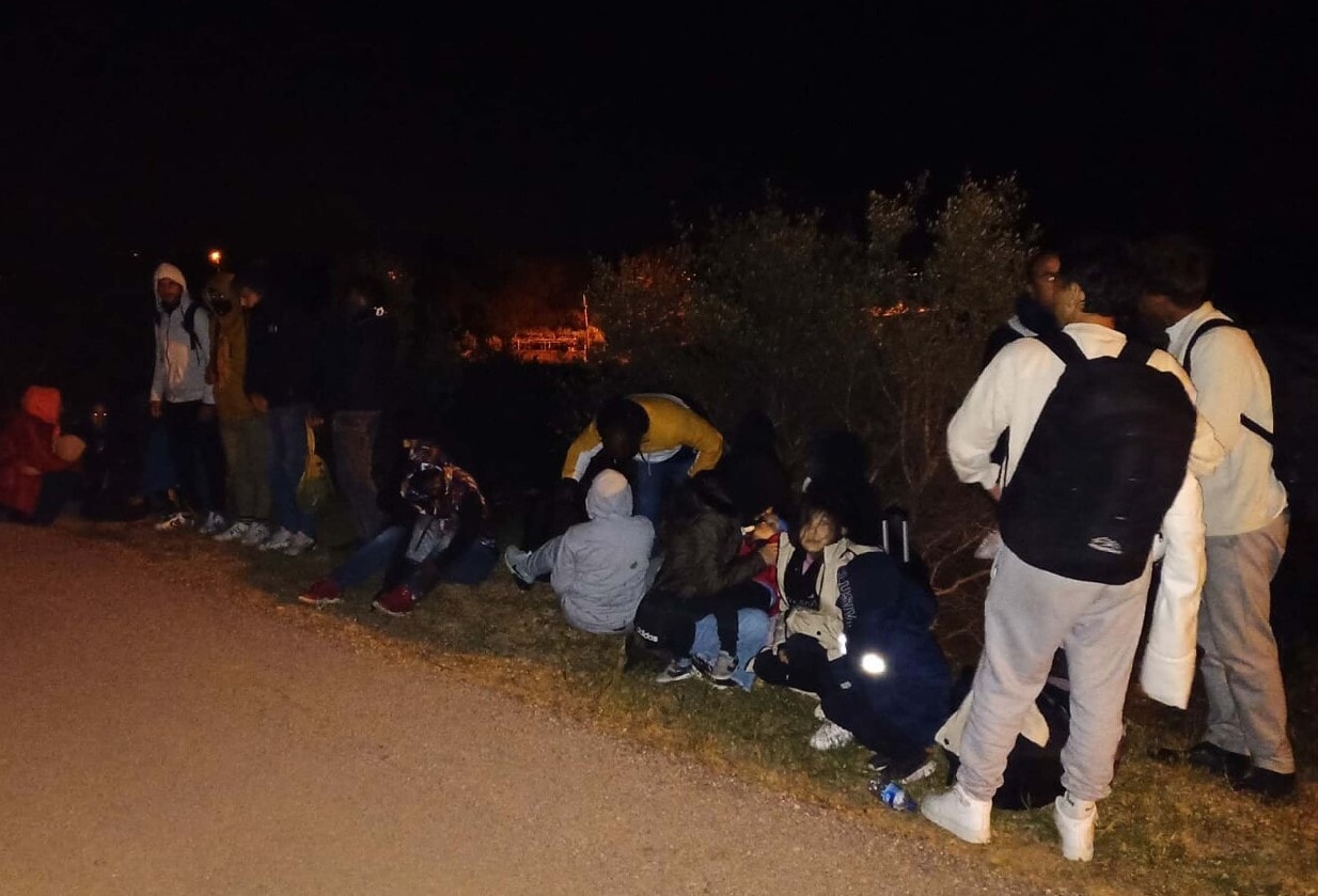 İzmir'de 86 düzensiz göçmen yakalandı