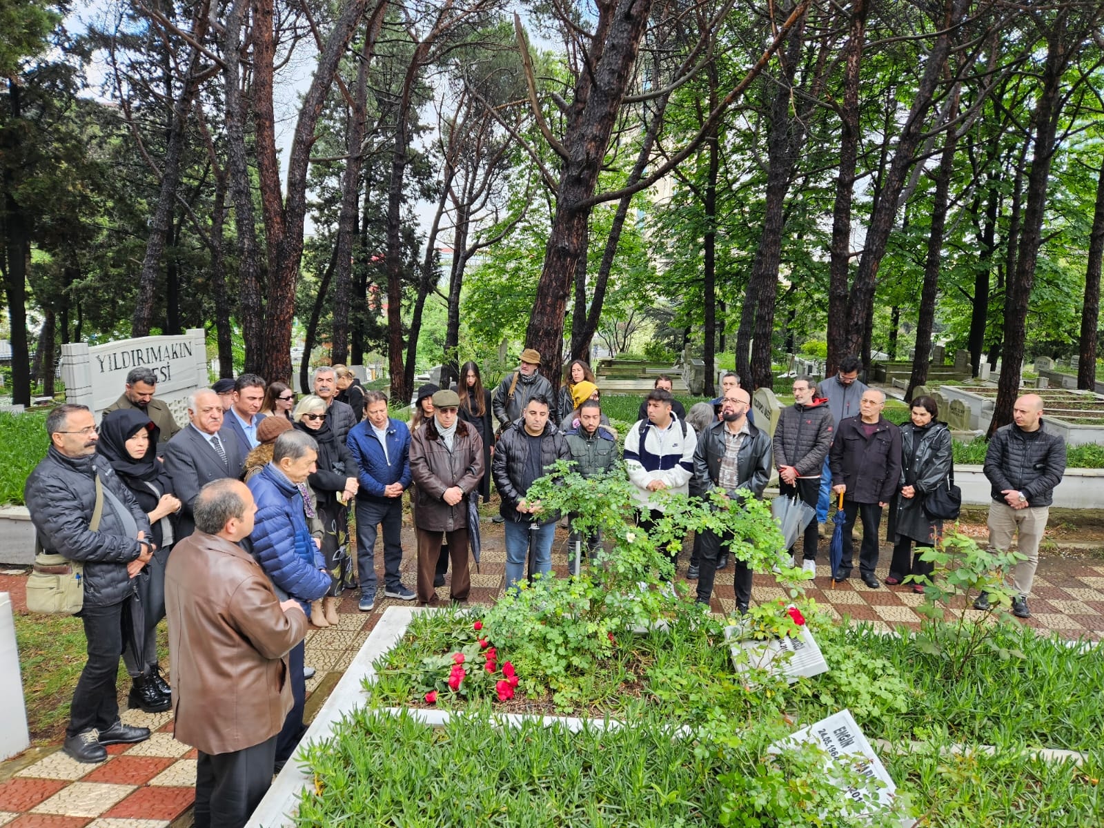 Atilla Özdemiroğlu mezarı başında anıldı