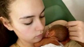 İnanılmaz olay: 22 gün arayla ikiz bebek doğurdu