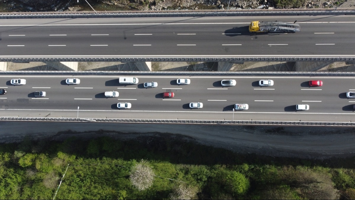 Bayram göçü: İstanbul'dan akın akın gidiyorlar....