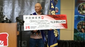 Kanser hastası adam, piyangodan 422 milyon dolar kazandı
