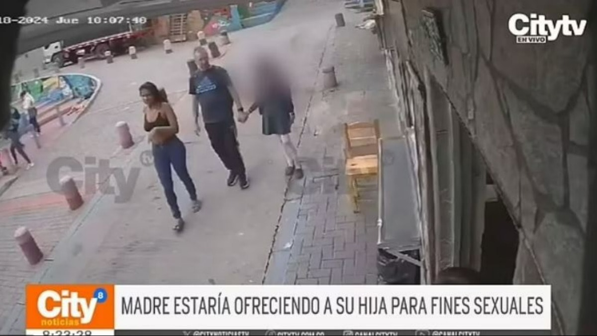 Sapık adam, taciz ettiği küçük kız ve annesiyle birlikte yakalandı