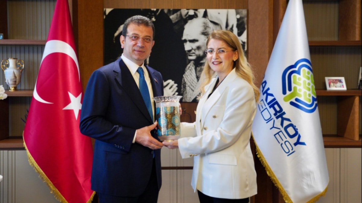 İmamoğlu’ndan Bakırköy’ün ilk kadın belediye başkanına tebrik ziyareti