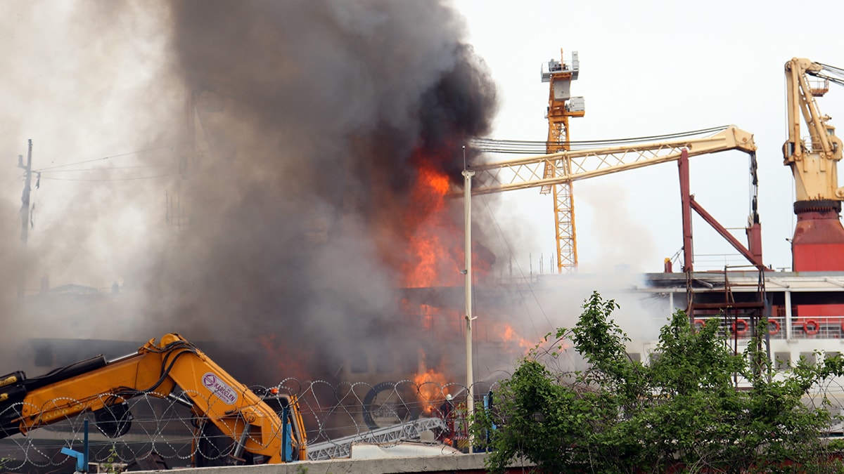 Ordu'da tersanede gemi yangını