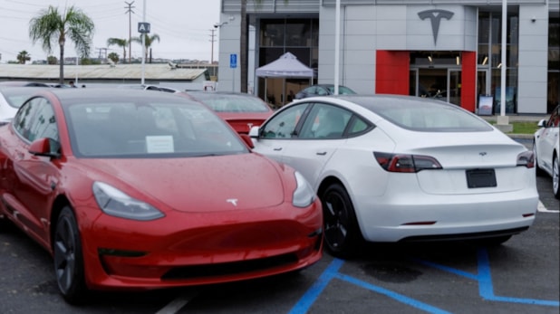 ABD: Otopilot özelliğine sahip Tesla araçlar ölümlü kazalara karıştı