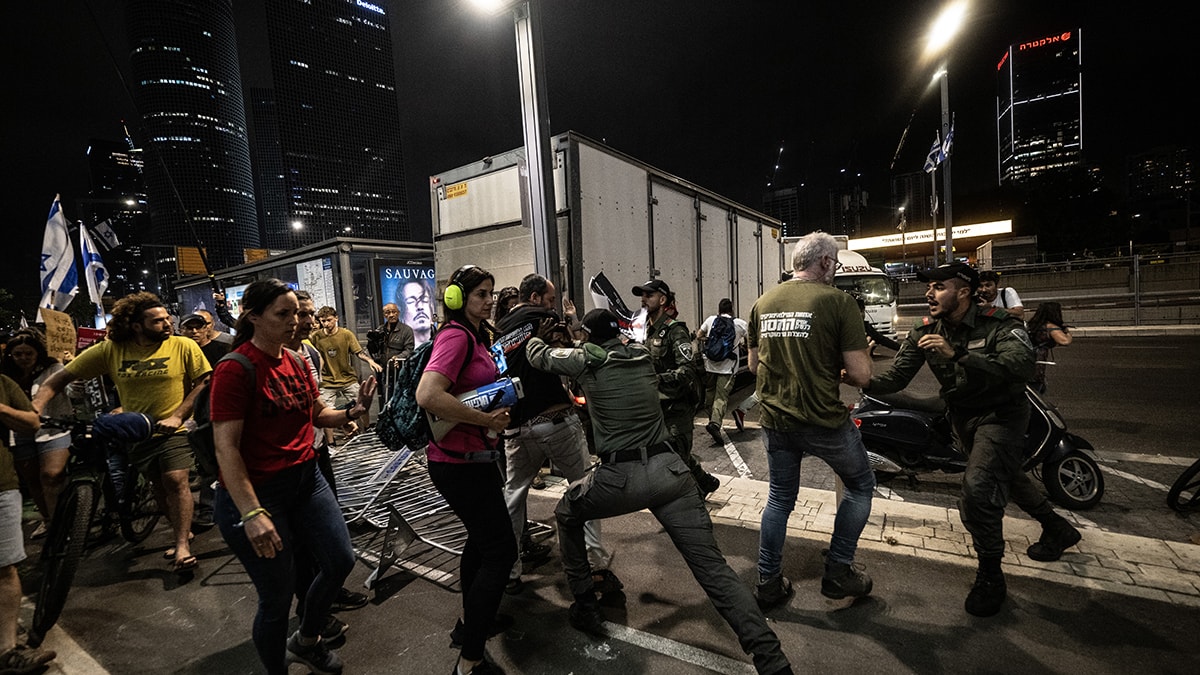 İsrail’de binlerce kişi sokağa çıktı, istifa ve esir takası istedi