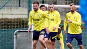 Fenerbahçe A Takımı Süper Kupa günü Can Bartu'da idman yaptı
