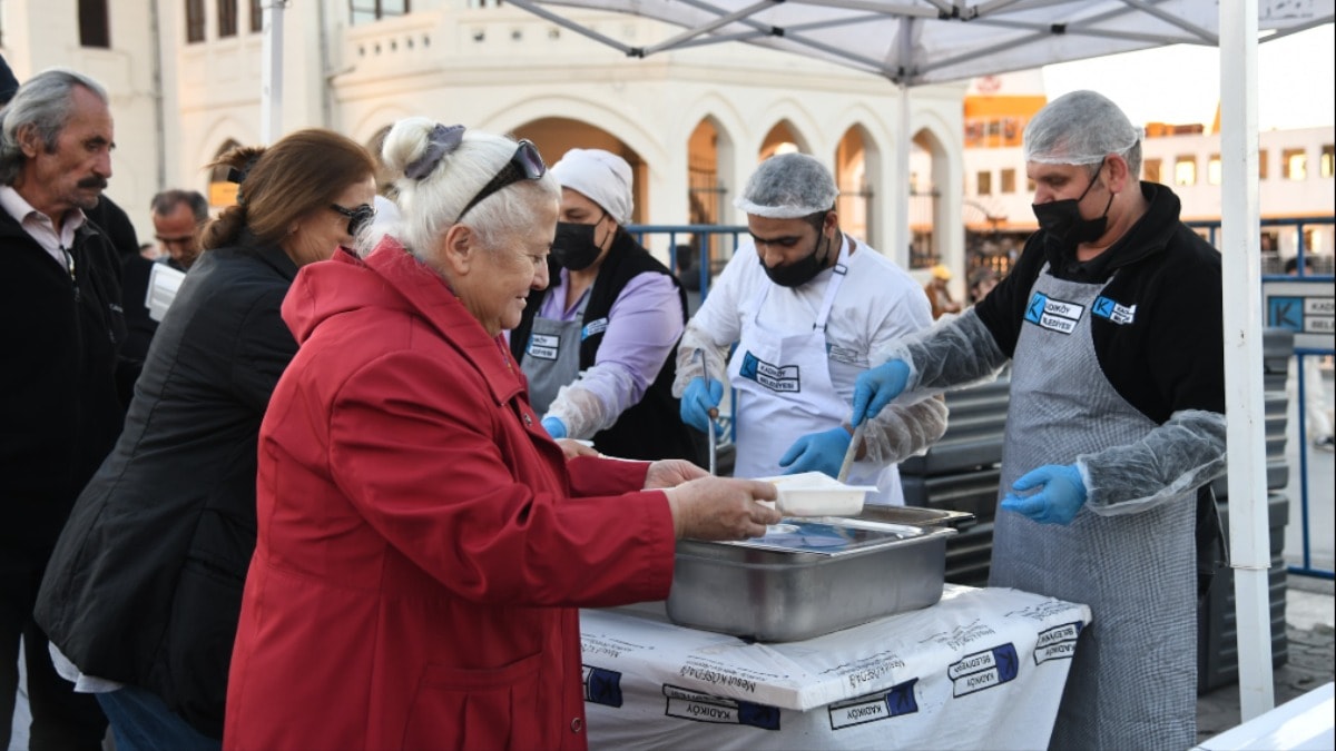 Sinirini halktan çıkardı! İstanbul'da seçimi kaybetti, iftarlara son verdi