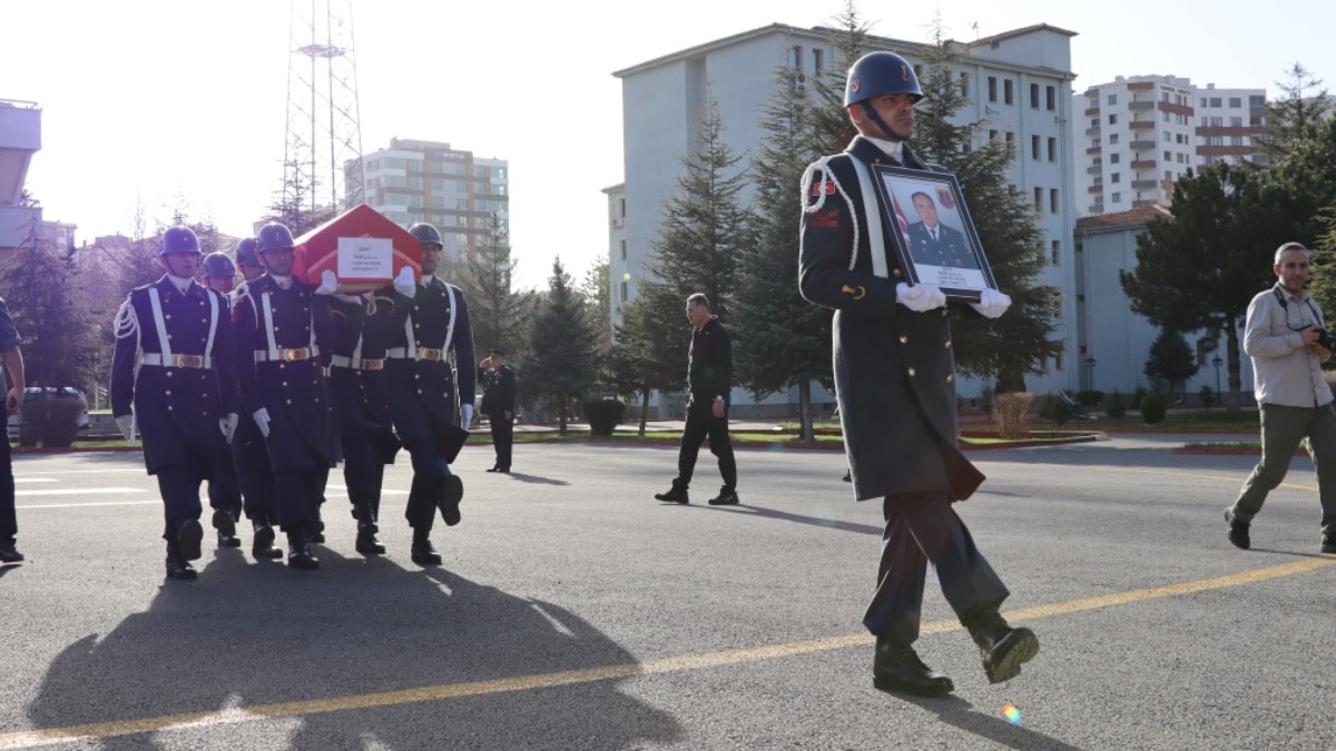 Kazada yaralanan astsubay, hastanede şehit oldu
