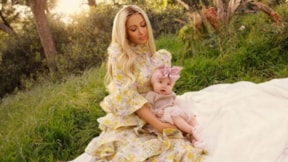 Paris Hilton ikinci çocuğunun yüzünü ilk kez gösterdi