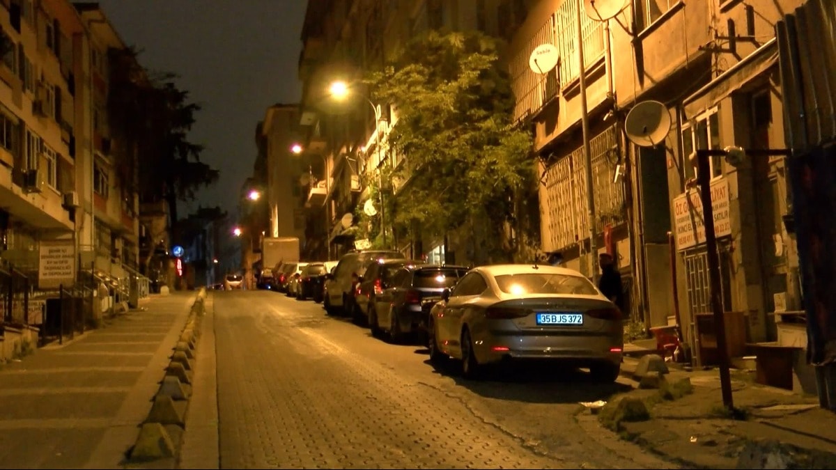 İstanbul'da 8 yerinden bıçaklandı, taksici hastaneye yetiştirdi