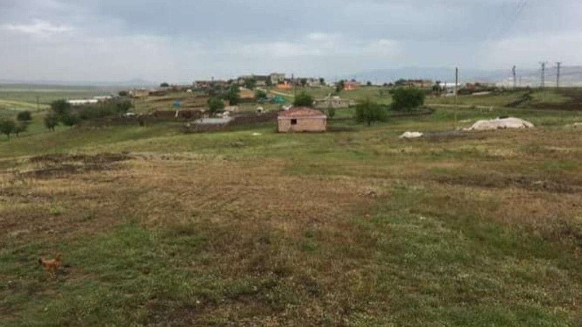 Diyarbakır’da taşlı sopalı muhtarlık seçimi kavgası