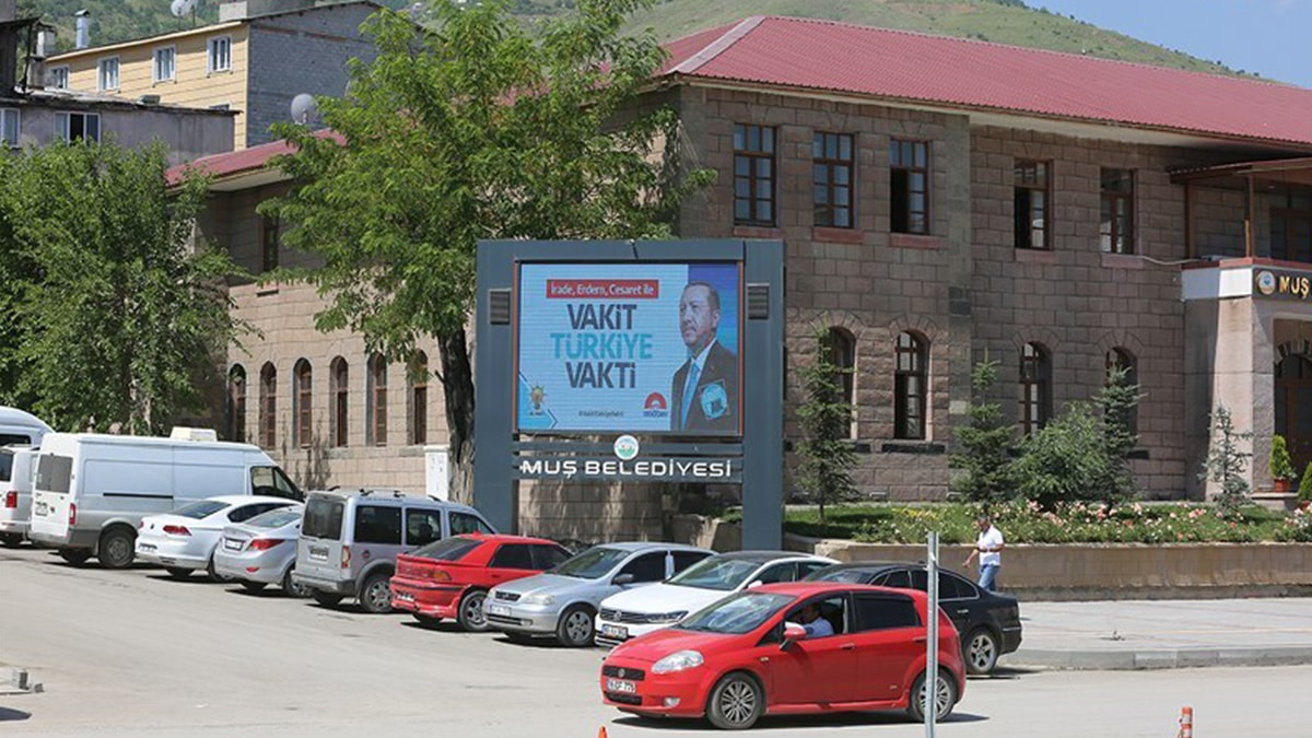 AKP'li başkan 'borçsuz bıraktım' dedi, 890 milyon borç çıktı