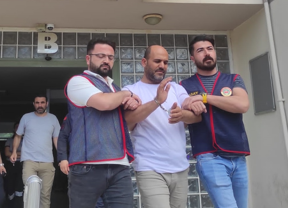 Cinayetten aranıyordu 20 yıl sonra yakalandı