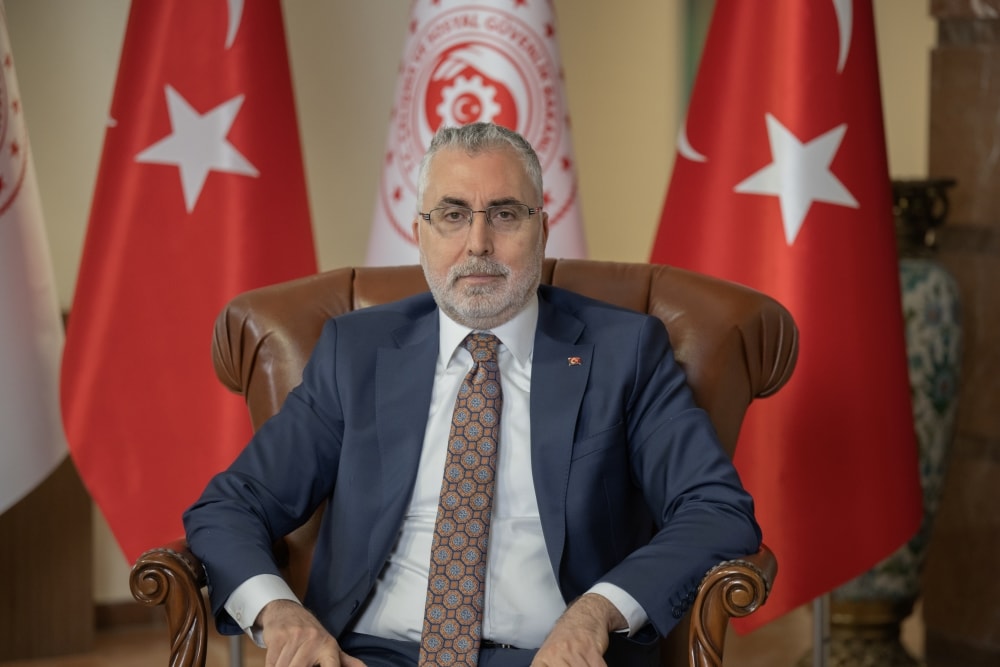 Çalışma Bakanı başka ülkede mi yaşıyor?