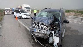 Sivas'ta 2 araç çarpıştı: Çok sayıda yaralı var...