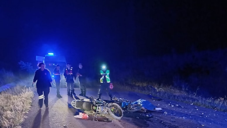 Motosikletler çarpıştı: 1 ölü, 3 yaralı