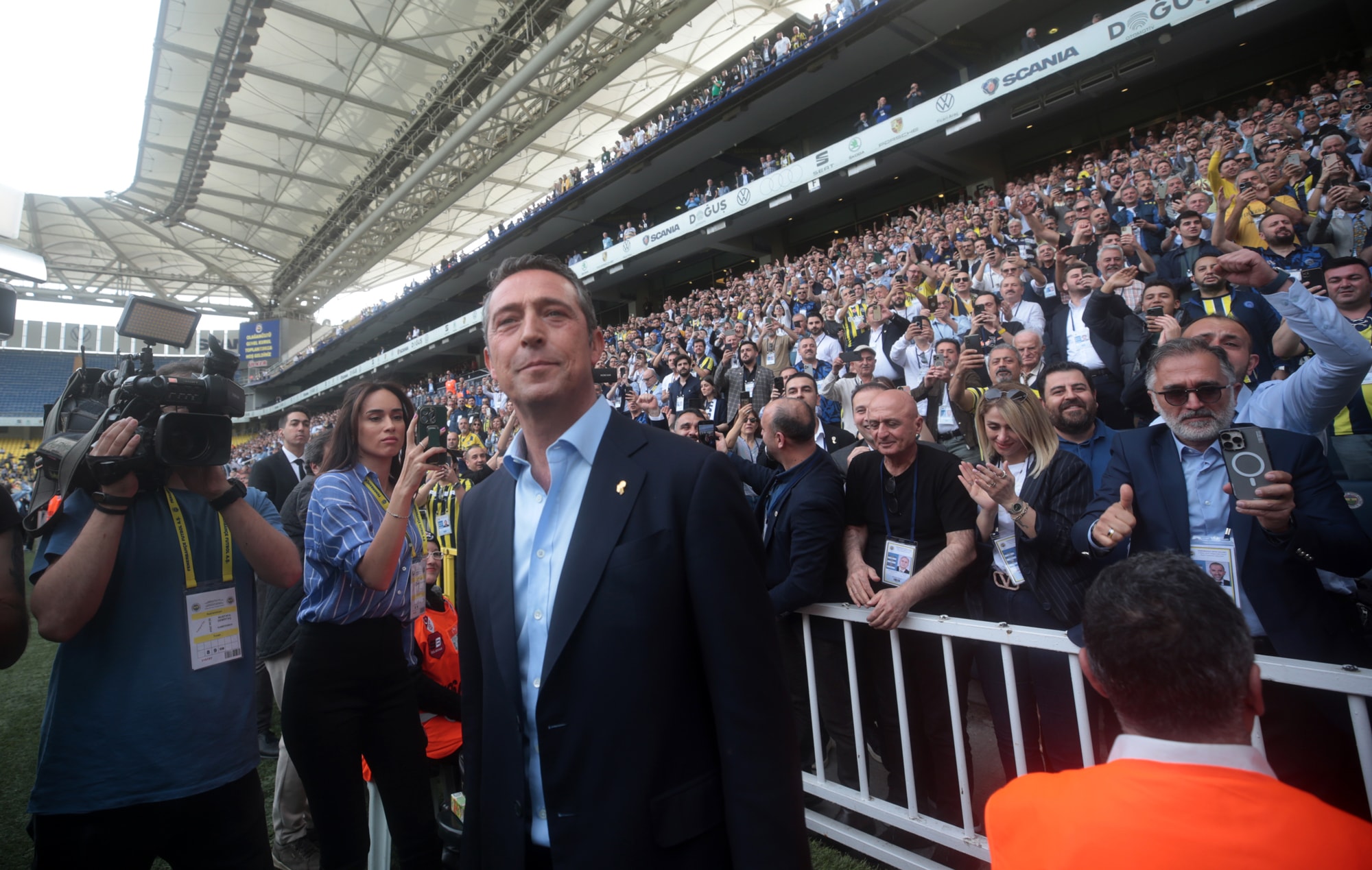 Fenerbahçe'de tarihi olağanüstü genel kurul