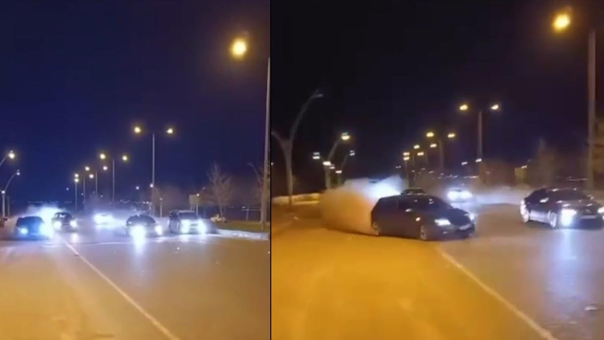 3 şeritli yolda 5 otomobil yarıştı: Yaşanan kaza kamerada