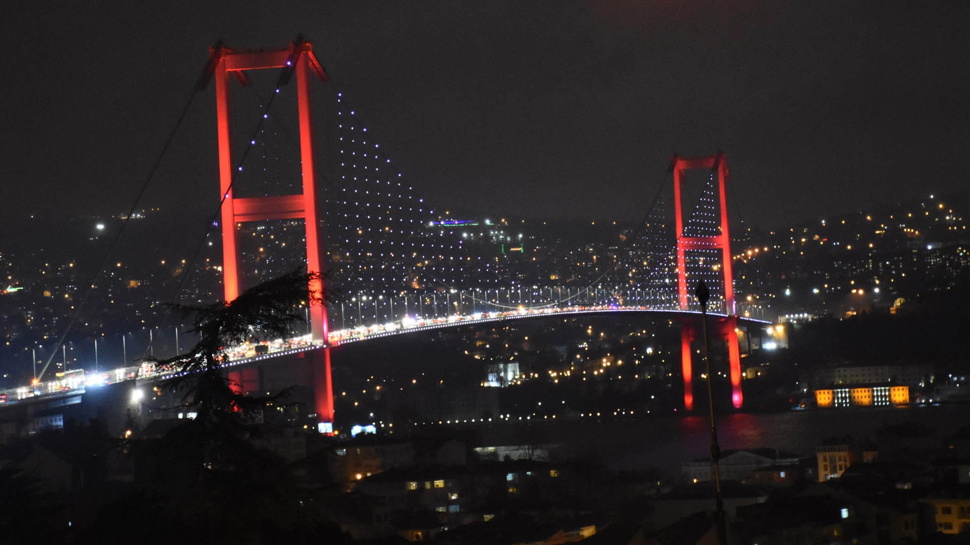 İstanbul'da tarihi yapılar otizmliler için aydınlatılacak