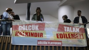 Eşi belediyeye karşı protestoya katıldı, Tanju Özcan 'Ben de seni protesto ediyorum' dedi