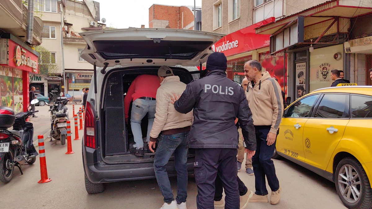 Suriyeli ev sahibinin Faslı kiracısı, daireyi 10 kişiye daha kiralamış