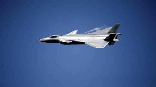 Tehlikeli gerginlik: Savaş jetleri, ABD uçağının peşinde