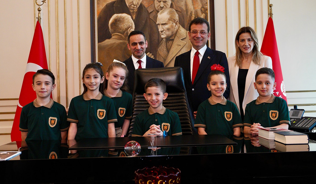 İmamoğlu koltuğunu devretti